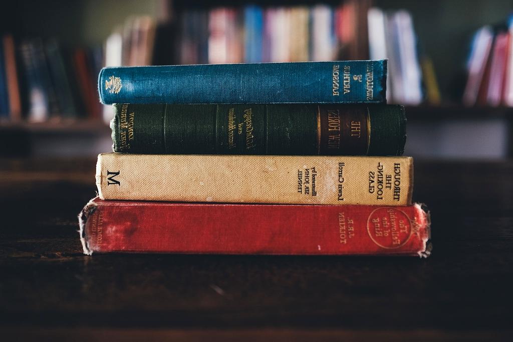 Coperta ghidului complet ilustrată